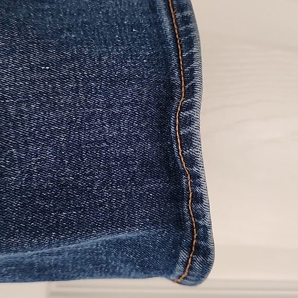 OLD NAVY WOMAN'S JEANS - Picture 8 of 10